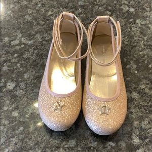 Girls size 2 Tommy Hilfiger ballet flats